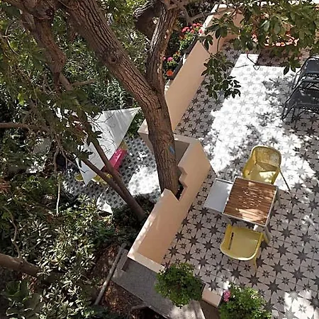 Nestor Bed & Breakfast 4*