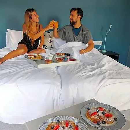 Alojamento de Acomodação e Pequeno-almoço Nestor 4*